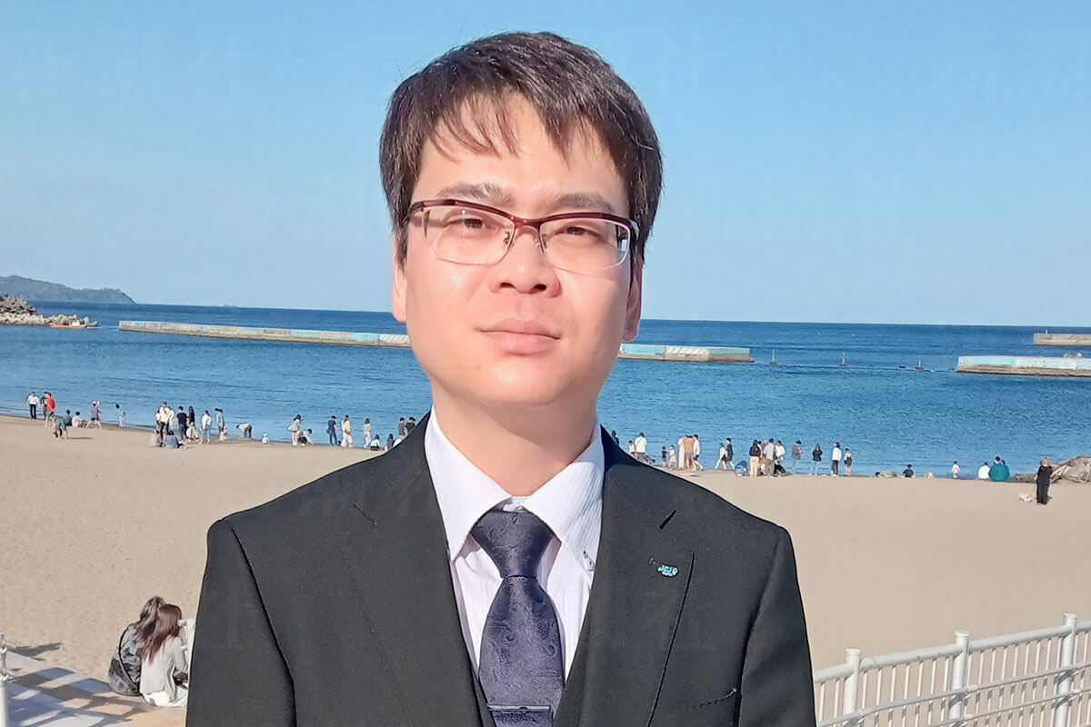 靖国神社過激投稿の中国籍男性逮捕の報道イメージ