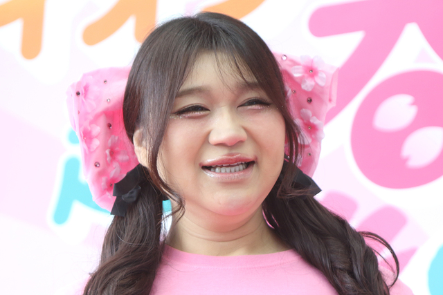 りんごちゃんのミニスカート姿の近影